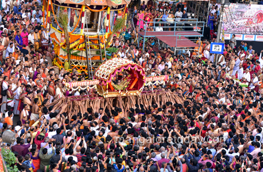 Kodia theru Car festival of mangalore